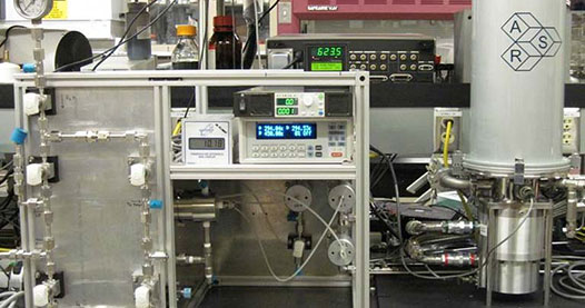 Photo of a laboratory apparatus to measure thermal conductivity