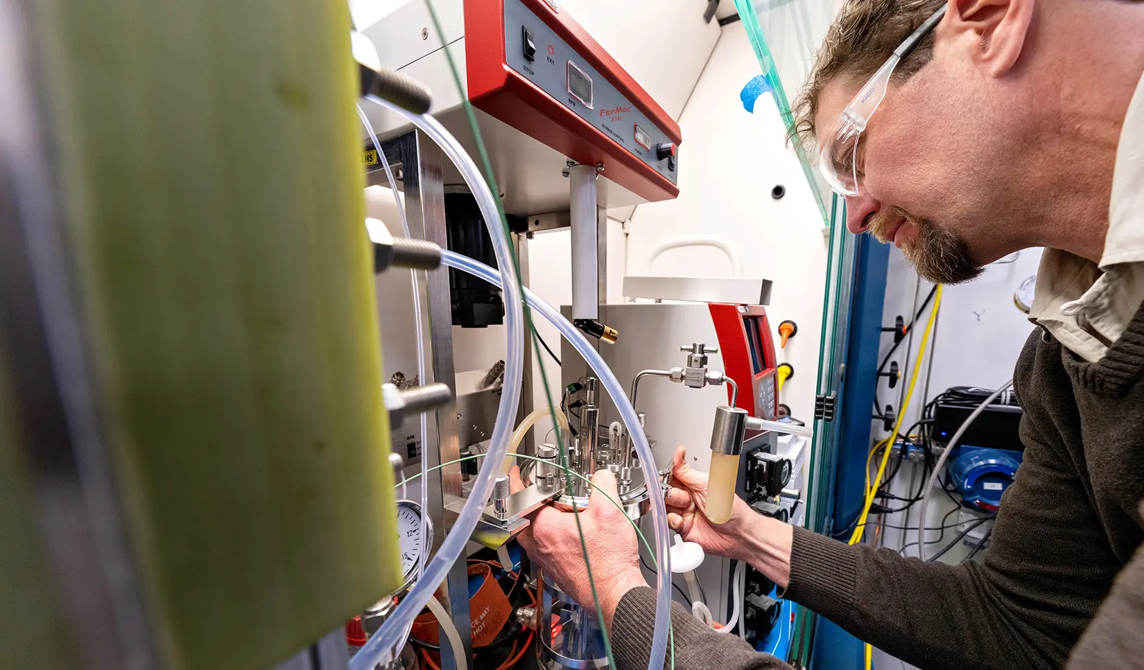 electrons-to-molecules-for-catalytic-processes-75218 A researcher works on an electrolyzer.