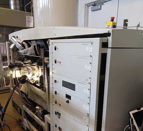 src-kratos-nova-xps Photo of Kratos Nova XPS instrument
