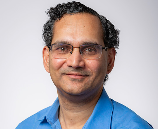 fall24-85248 A headshot of Sreekant Narumanchi.