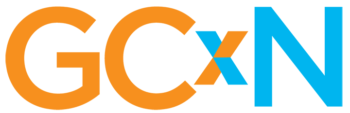 Las letras naranjas y azules GCxN con la x formada por una flecha desde GC encuentran una flecha desde N.