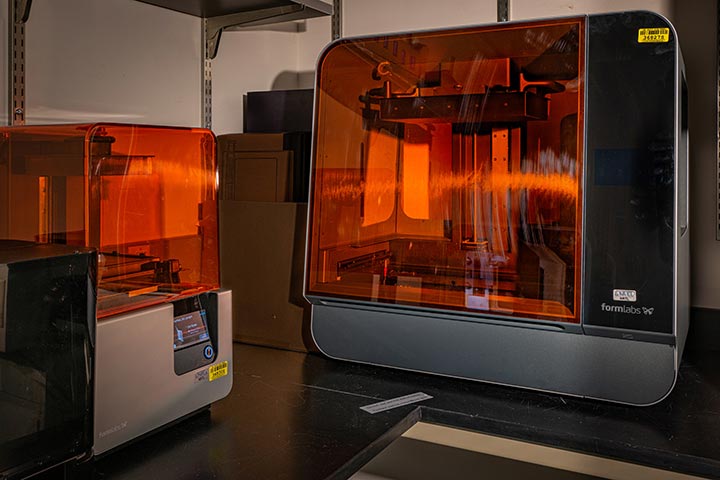 A photo of the Stereolithography Printer